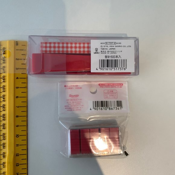 Hello Kitty Staples Stapler Kit Vintage 94, 98 - Picture 2 of 5